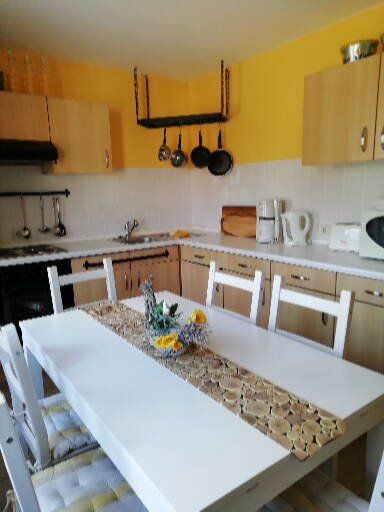 Gelbe Wohnung Küche